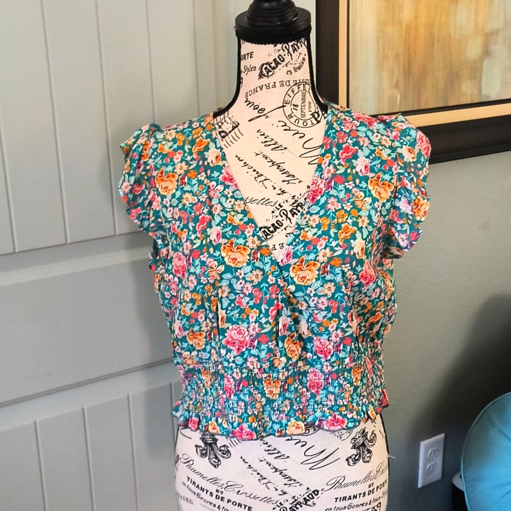 Summer perfect flower top